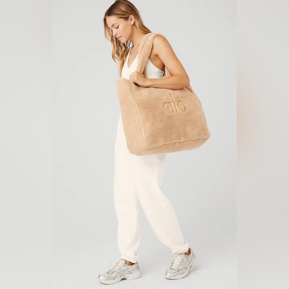 ALO Foxy Sherpa Tote - Picture 7 of 7